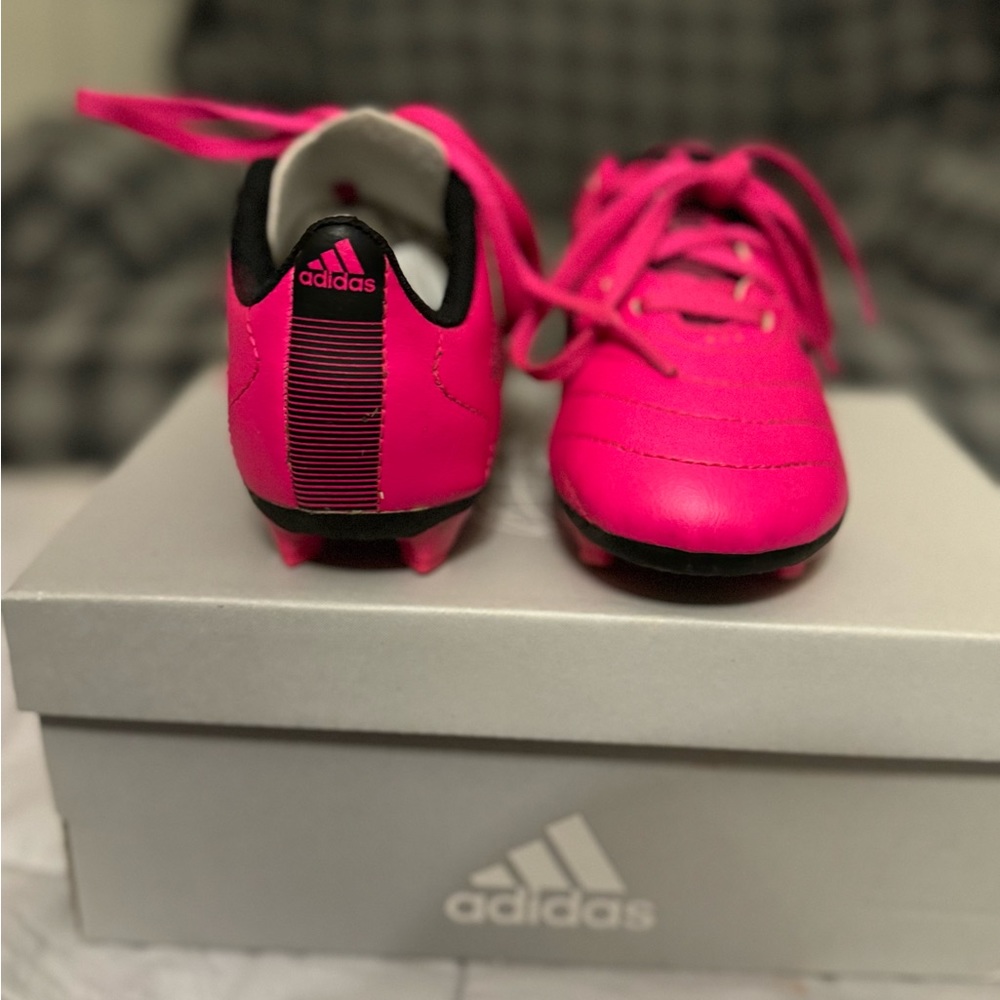 Nike Goletto VIII girls soccer cleats